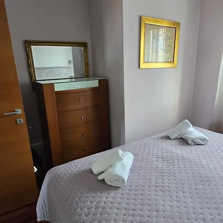 Luana With Private Jacuzzi Apartmán