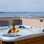 Luana With Private Jacuzzi 公寓