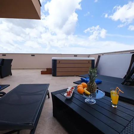 Appartement Luana With Private Jacuzzi Zadar