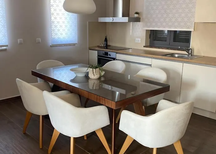 Апартаменты Luana With Private Jacuzzi