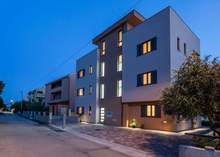 Luana With Private Jacuzzi Апартаменты