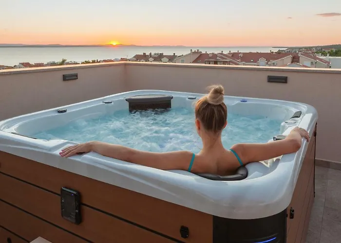 Luana With Private Jacuzzi Апартаменты